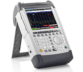 Domestic and foreign status of the satellite navigation signal simulator